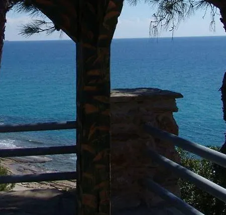 George 2* Limenária