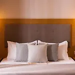 The George - Hospitality Beyond 2* 리메나리아