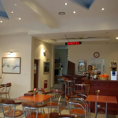 酒店 George 利迈纳里亚