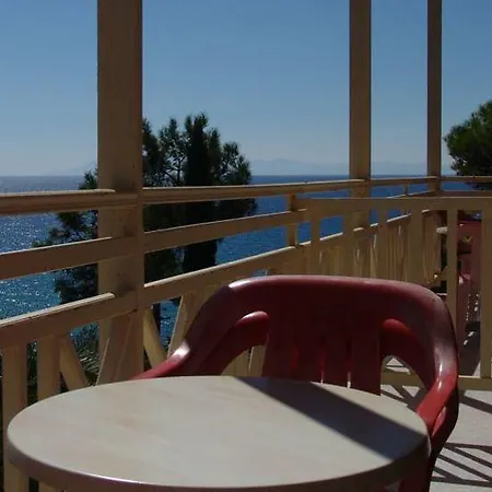 The George - Hospitality Beyond Ξενοδοχείο