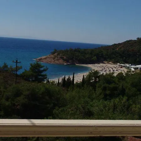 The George - Hospitality Beyond Ξενοδοχείο